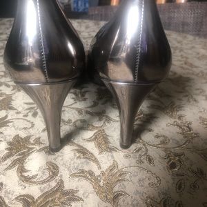 Ladies silver pumps by Nine West